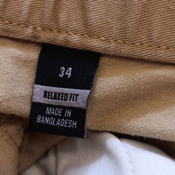 Carhartt Relaxed Fit Tan Shorts. Athleisure, Work, Play - Picture 8 of 11